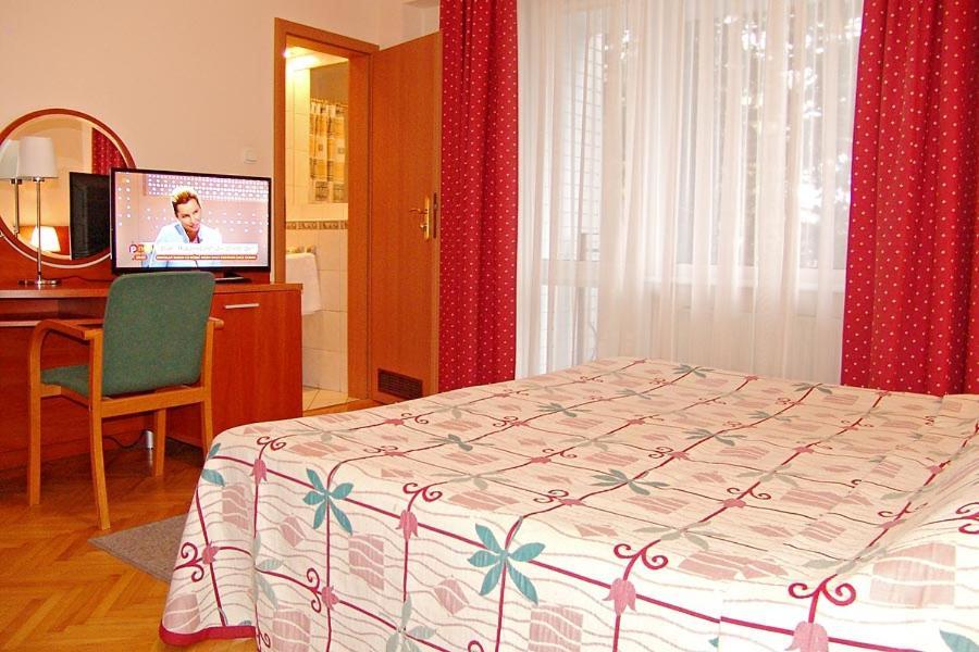 Hotel Europa Jastrzebia Gora Luaran gambar